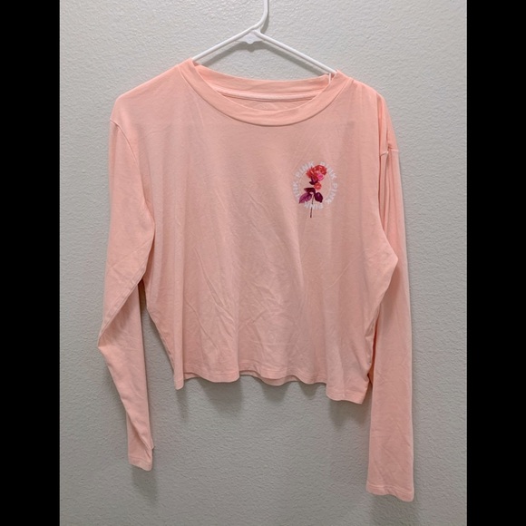 PINK Victoria's Secret Tops - Pink Victoria’s Secret crop top long sleeve